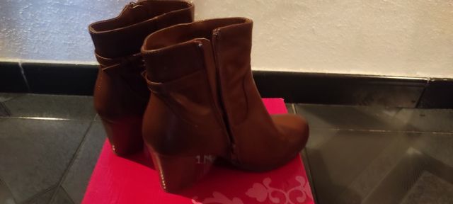 🛑🛑🛑Botas 2 pares del 36