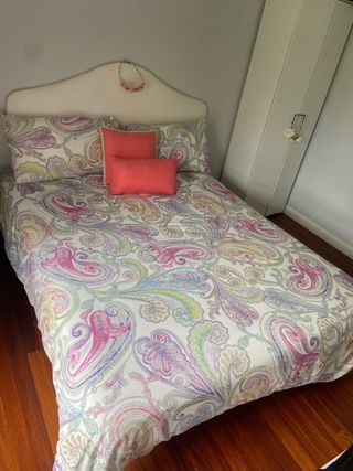 cama 1,50 con colchon y base tapizada NUEVO