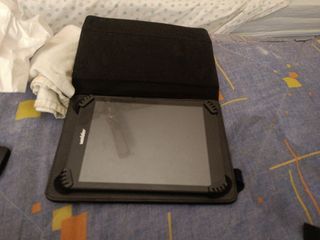 Tablet para piezas, funciona solo con el cable