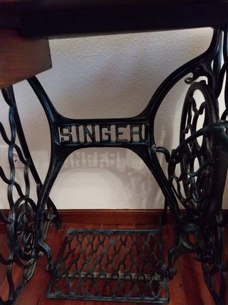 Máquina de coser Singer antigua