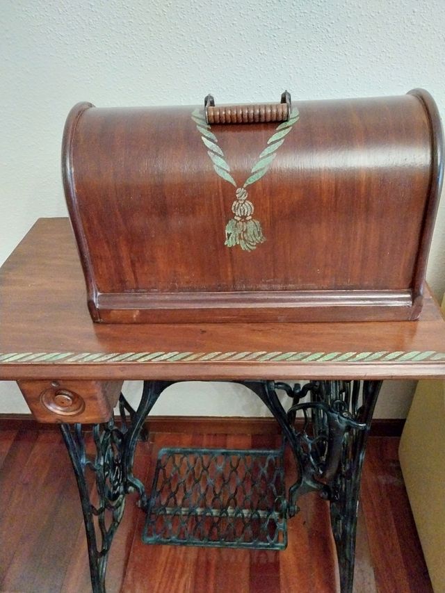 Máquina de coser Singer antigua