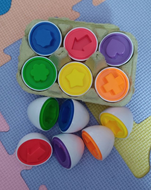 Juego encajable huevos
