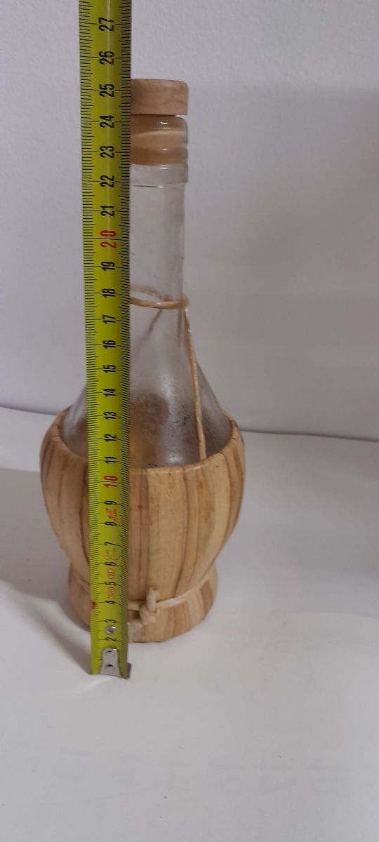 Bottiglia con vimini