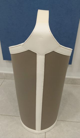 Paragüero de Piel
