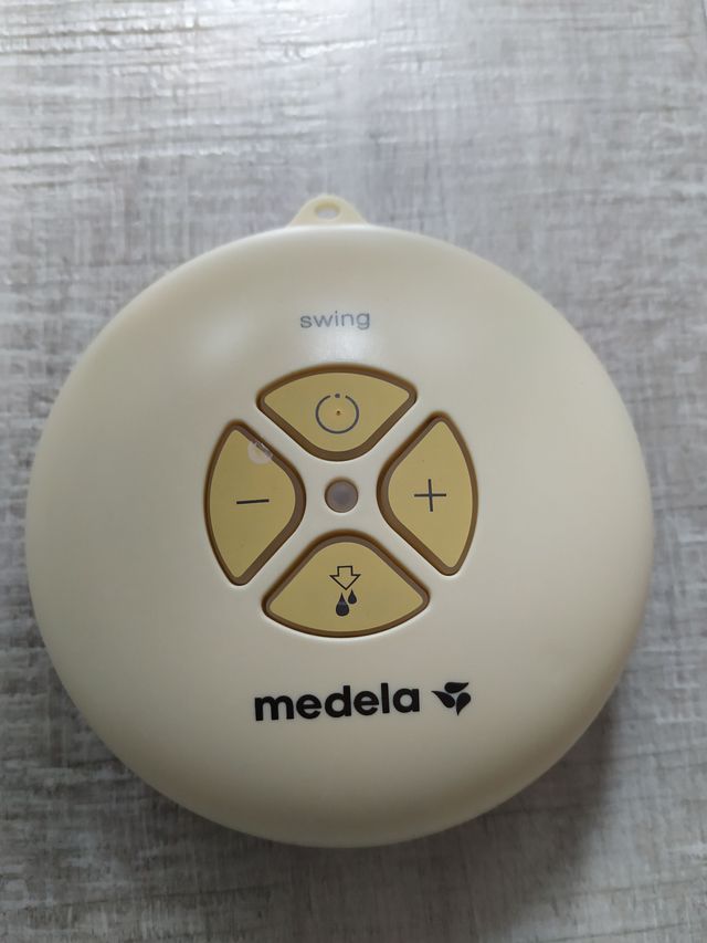 Sacaleches Medela Swing con 2 biberones y extras