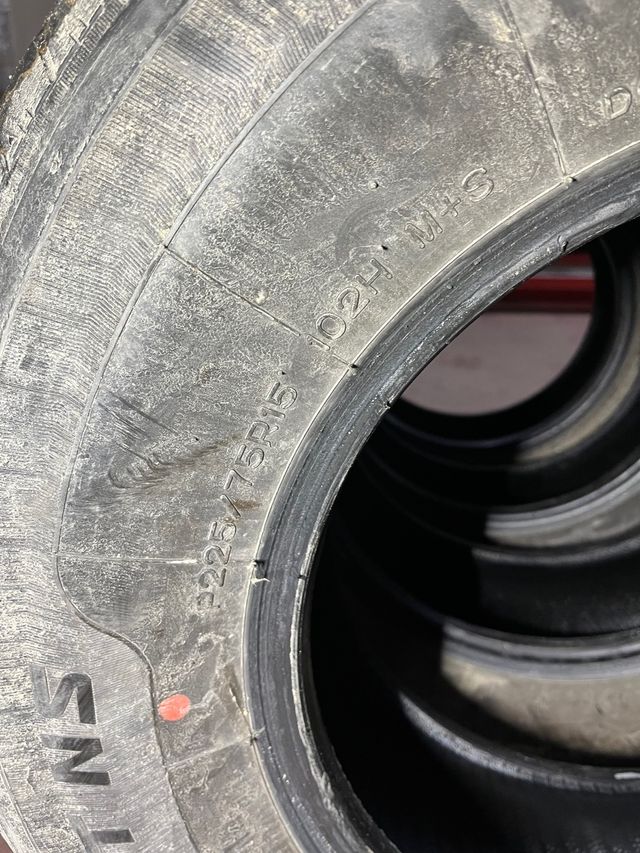 5 Neumaticos 225/75 R16 102H