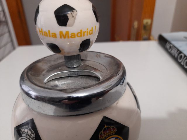 Cenicero cerámica oficial Real madrid NADA NEGOCIA