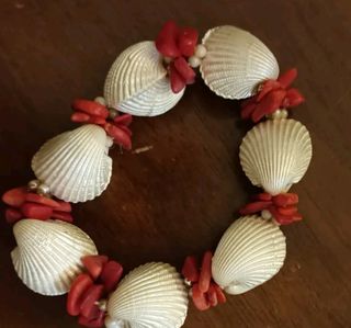 Bracciale con conchiglie vintage