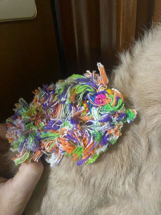 chaleco camel pelo con aplicaciones colores