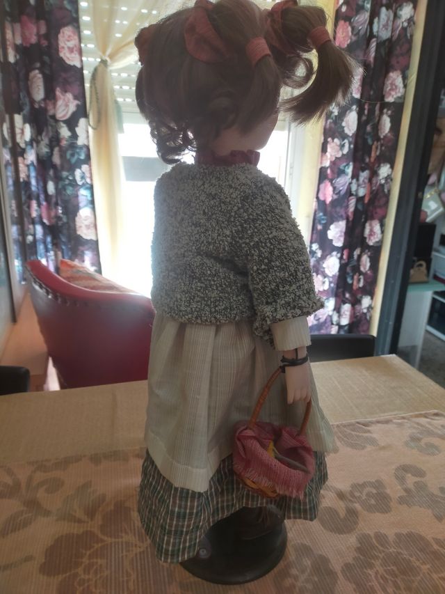 Muñeca Annie. 55 cm.