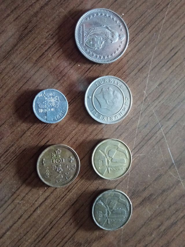 Vendo monedas antiguas tengo más aparte de la foto