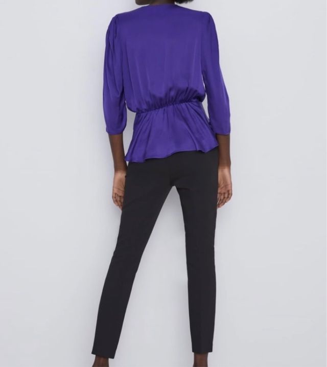 blusa satinada morada