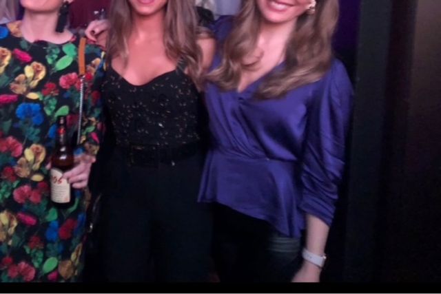 blusa satinada morada