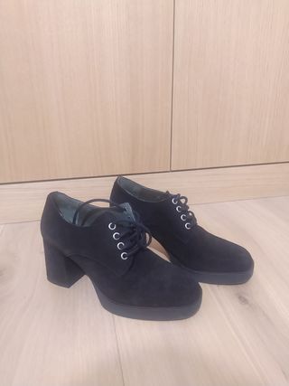 Zapatos botines negros. T37