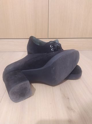 Zapatos botines negros. T37