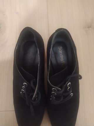 Zapatos botines negros. T37