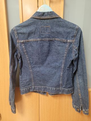 Cazadora vaquera zara talla M