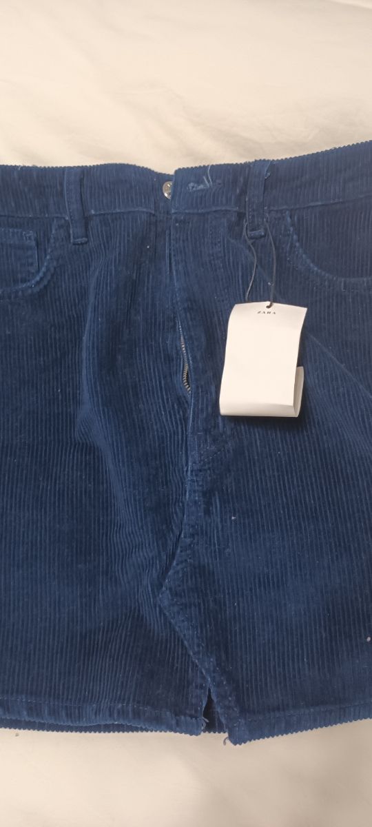 Falda de pana azul marino