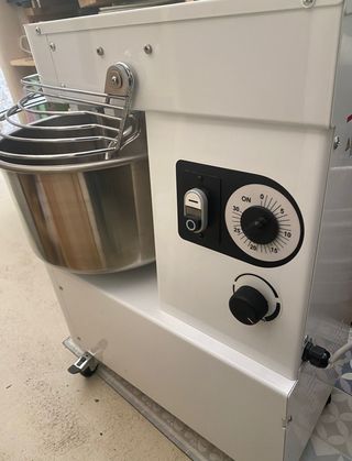 AMASADORA  17KG  20LT