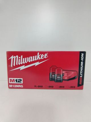 Cargador + Baterías Milwaukee 