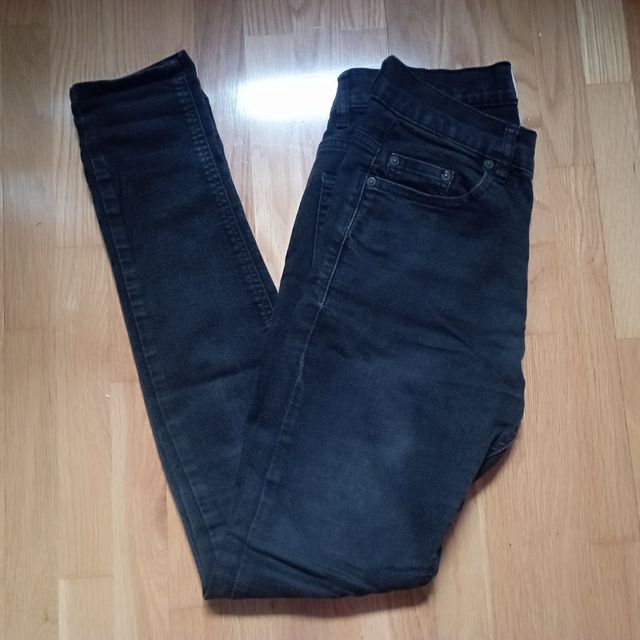 Pantalón vaquero negro Pull£Bear