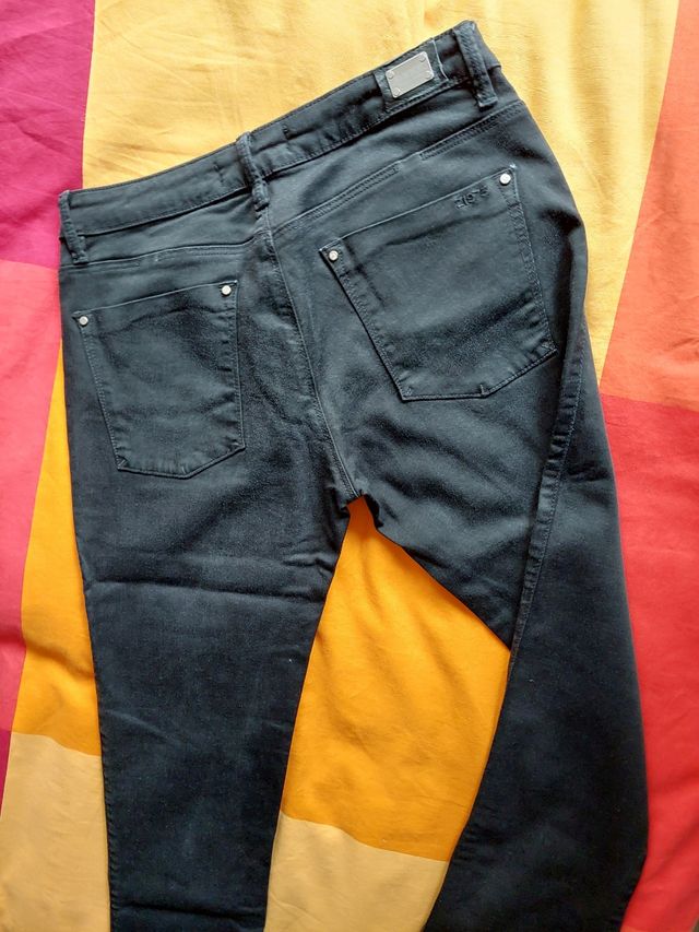 Pantalón negro skinny Zara