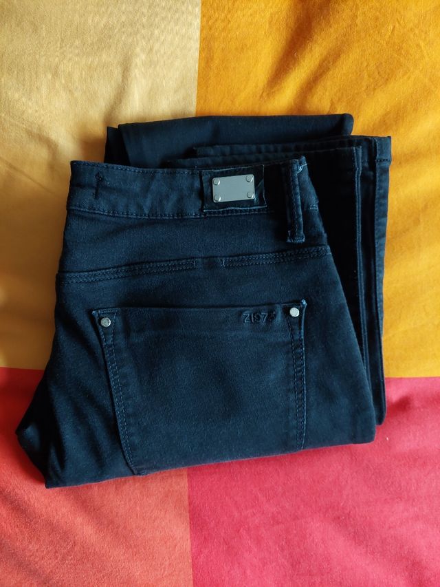 Pantalón negro skinny Zara