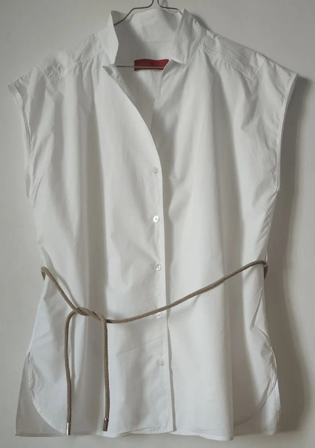 Carolina Herrera ladies blouse size 6 M