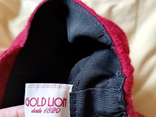 Gorra roja paño de lana