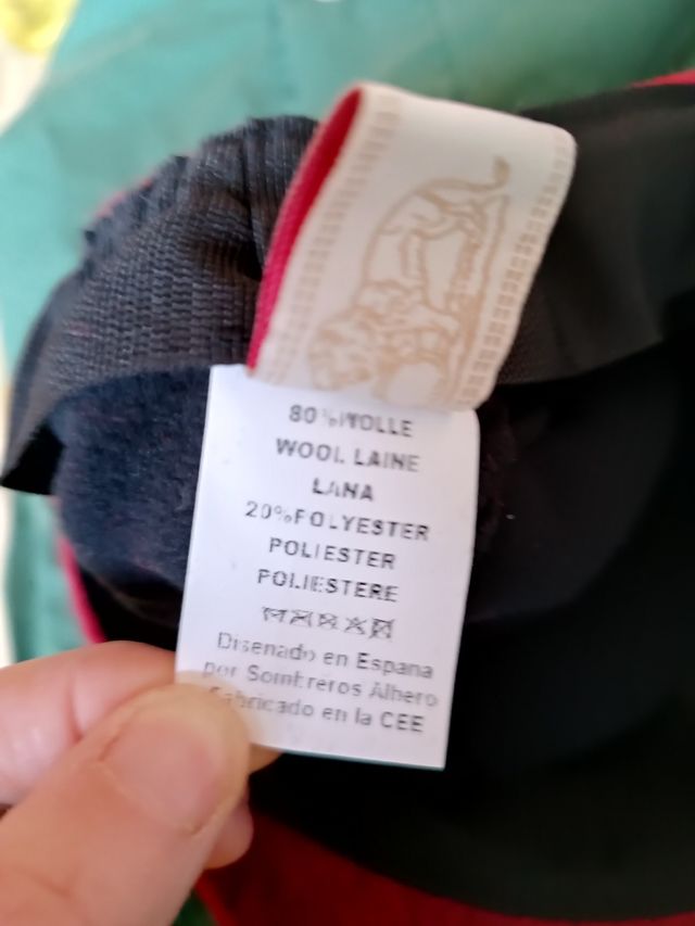 Gorra roja paño de lana