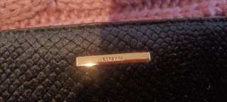 Monedero Bershka negro terciopelo nuevo