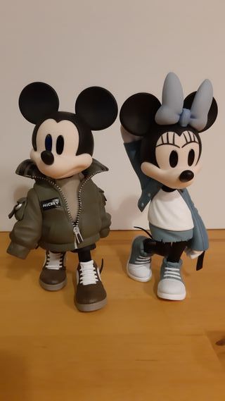 Figuras de colección de Mickey Mouse y Minnie