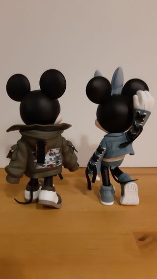Figuras de colección de Mickey Mouse y Minnie