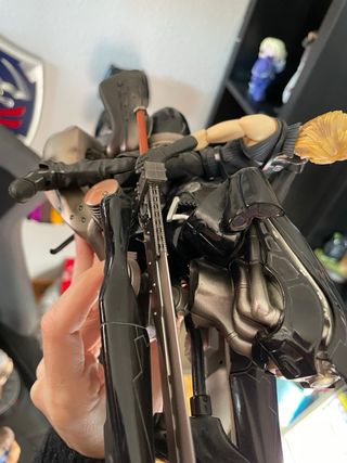 Figura Cloud y Fenrir de FF Advent Children