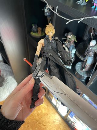 Figura Cloud y Fenrir de FF Advent Children