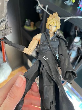 Figura Cloud y Fenrir de FF Advent Children