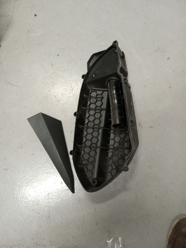 KYMCO DTX tapa filtro aire