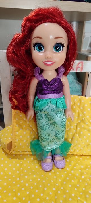Muñeca Ariel. Tamaño grande.