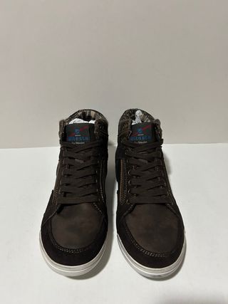 Botin marrón, talla 41.