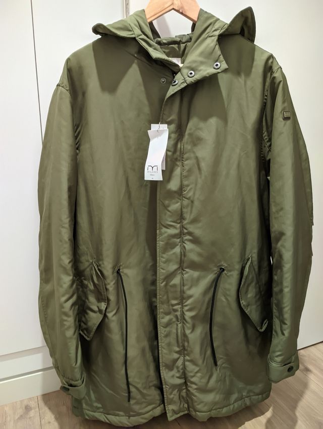 Abrigo NUEVO de hombre marca Milano.