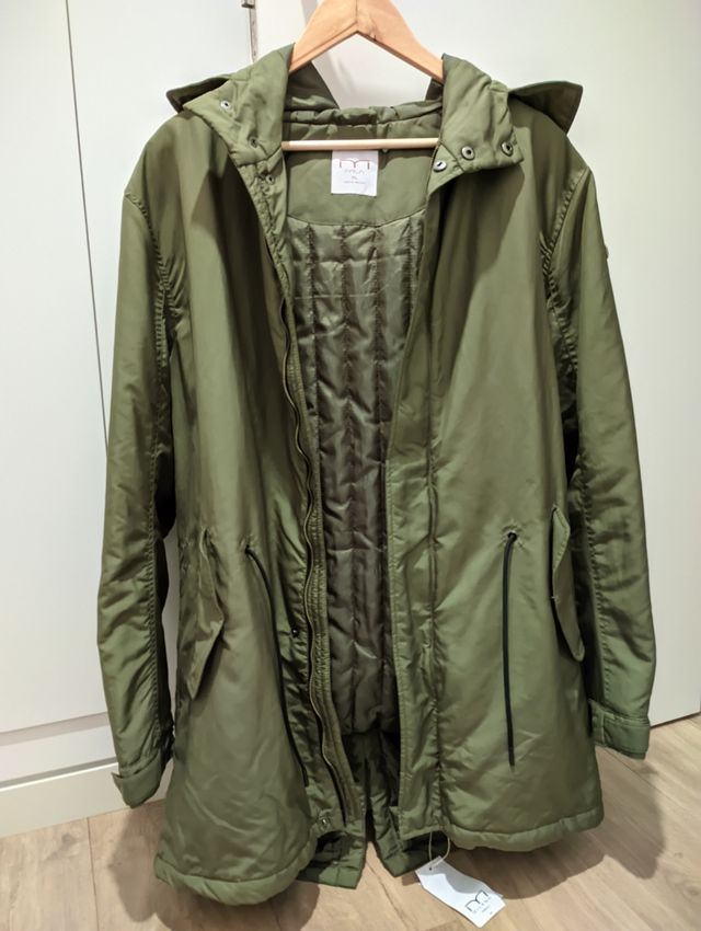 Abrigo NUEVO de hombre marca Milano.