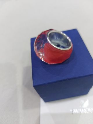 Anillo Swarovski.  Nuevo