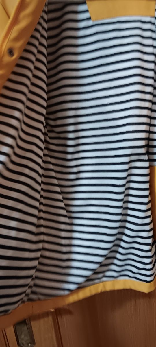 Chaqueta impermeable Hublot talla 12