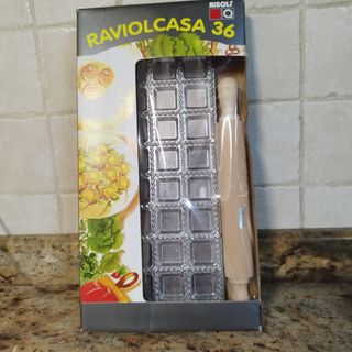 Formina per ravioli e mattarello nuovi