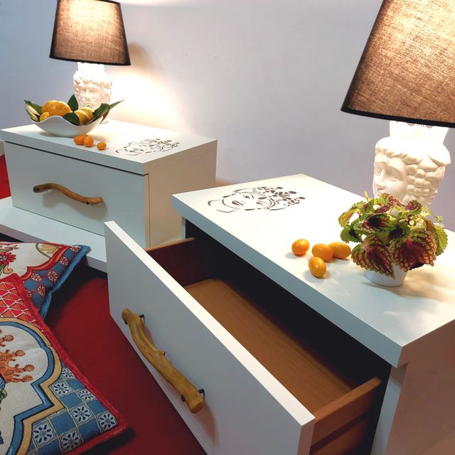 Coppia di comodini Teste di Moro PREZZO OFFERTA