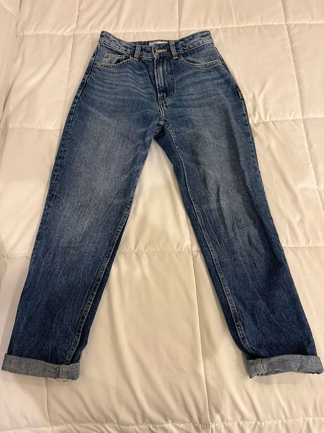 Pantalon vaquero mom de Bershka