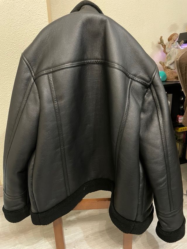 Chaqueta hombre negra efecto piel con borreguillo