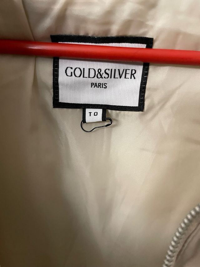 Chaleco blanco marfil o beige, cuerpo entero