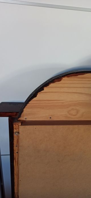 Espejo de madera antiguo