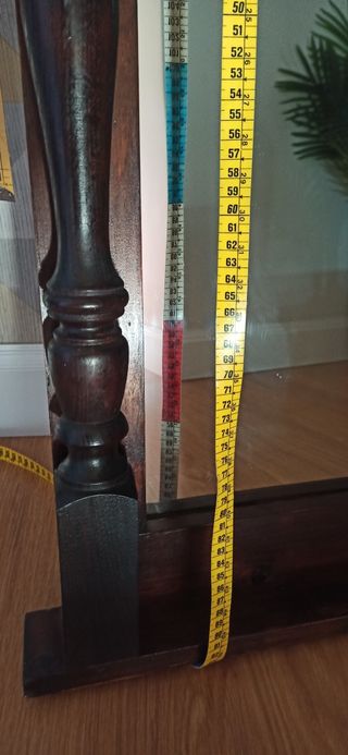 Espejo de madera antiguo